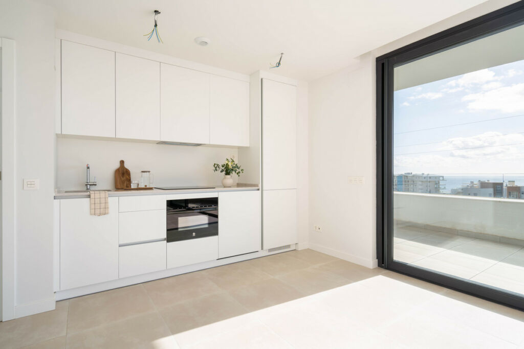 Middle Floor Apartment Fuengirola Málaga - image 5