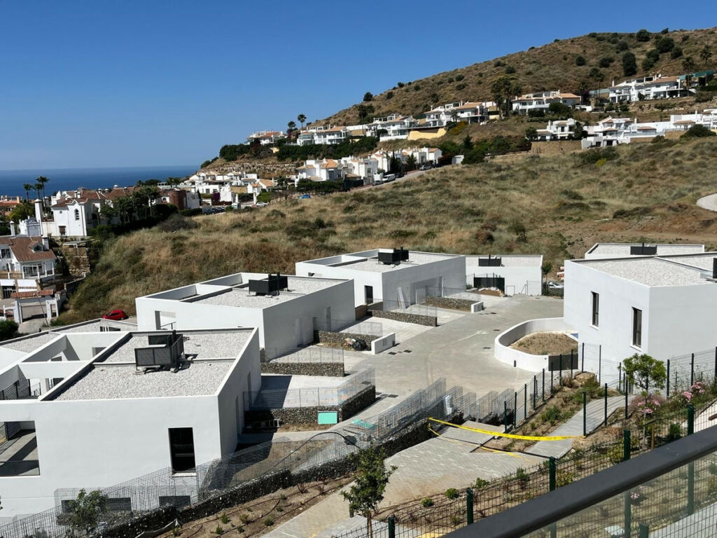 Semi-Detached House Riviera del Sol Málaga - image 5