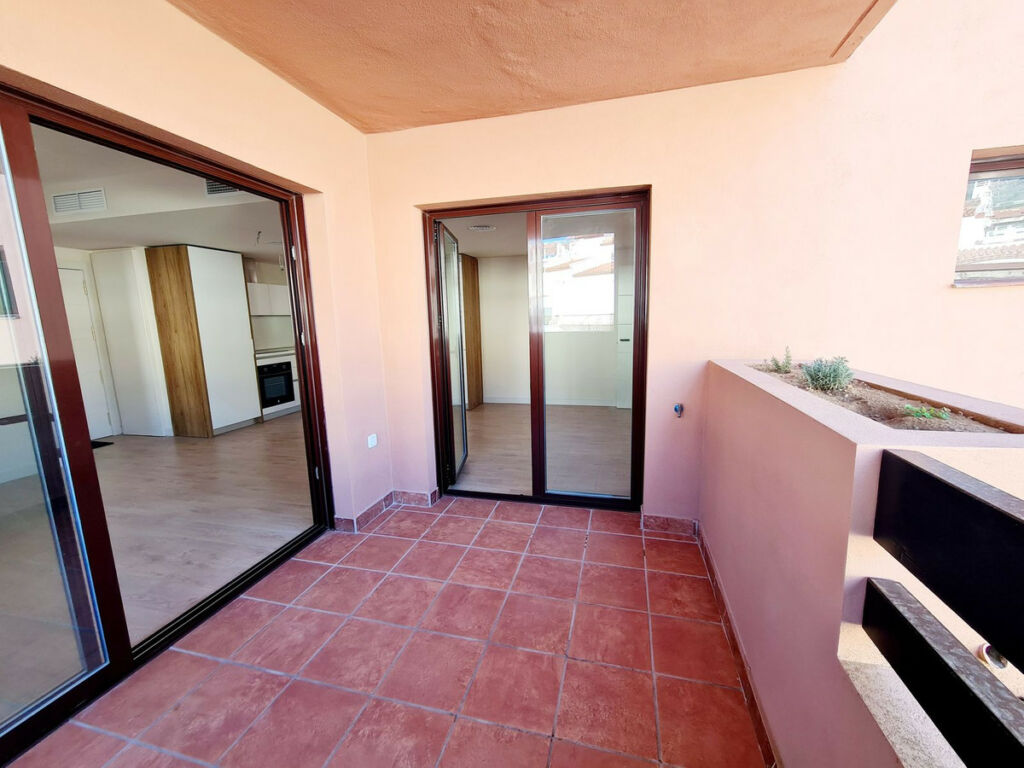 Middle Floor Apartment Benalmadena Málaga - image 7