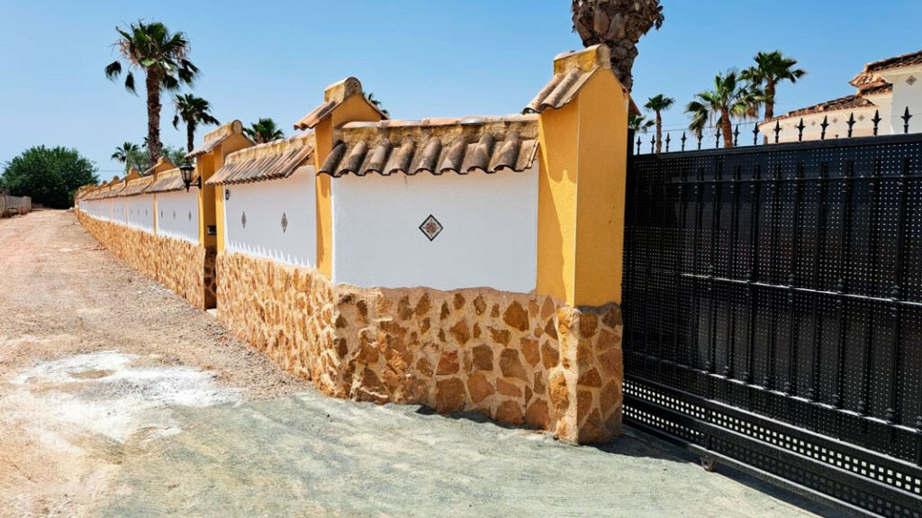 Detached Villa Catral Alicante - image 5