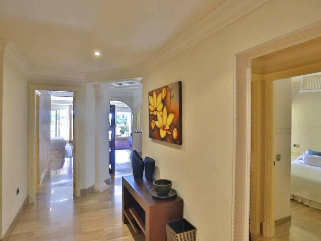 Ground Floor Apartment The Golden Mile Málaga - image 5