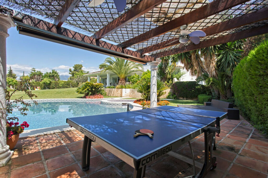 Detached Villa Nagüeles Málaga - image 5