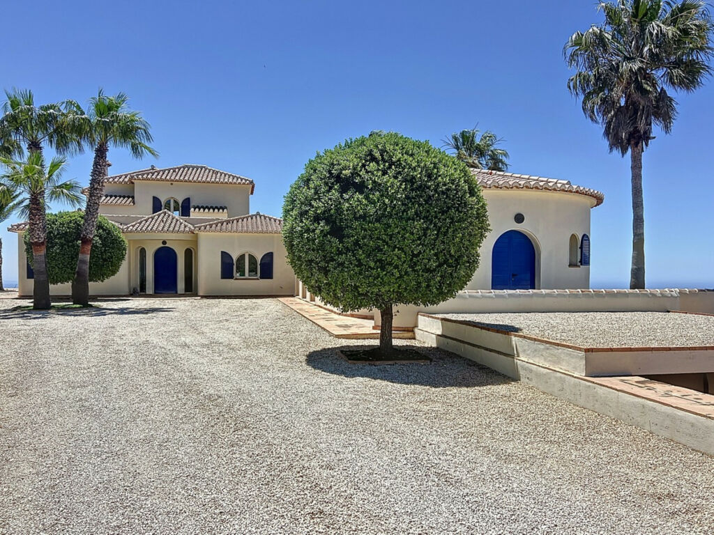 Detached Villa Algarrobo Málaga - image 5