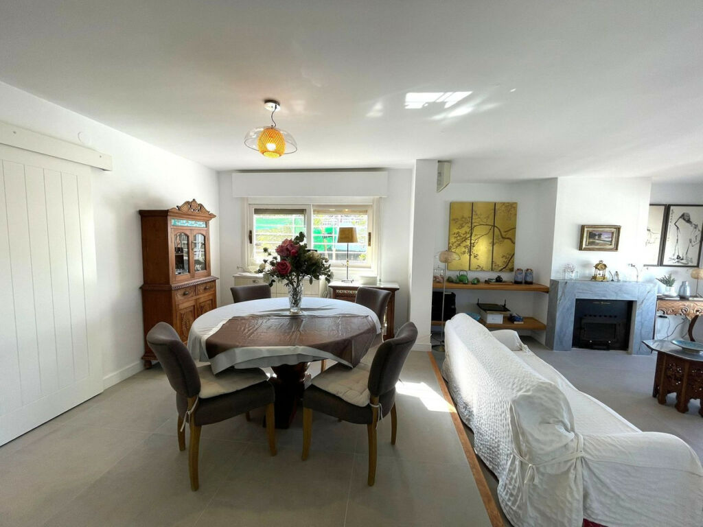 Detached Villa Estepona Málaga - image 5