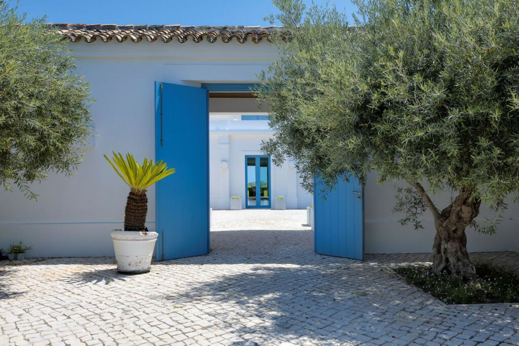 Detached Villa Benahavís Málaga - image 5