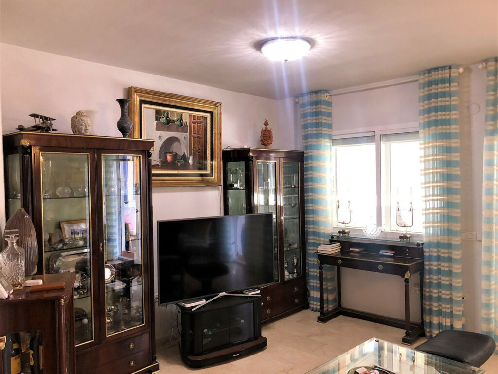Middle Floor Apartment Fuengirola Málaga - image 5