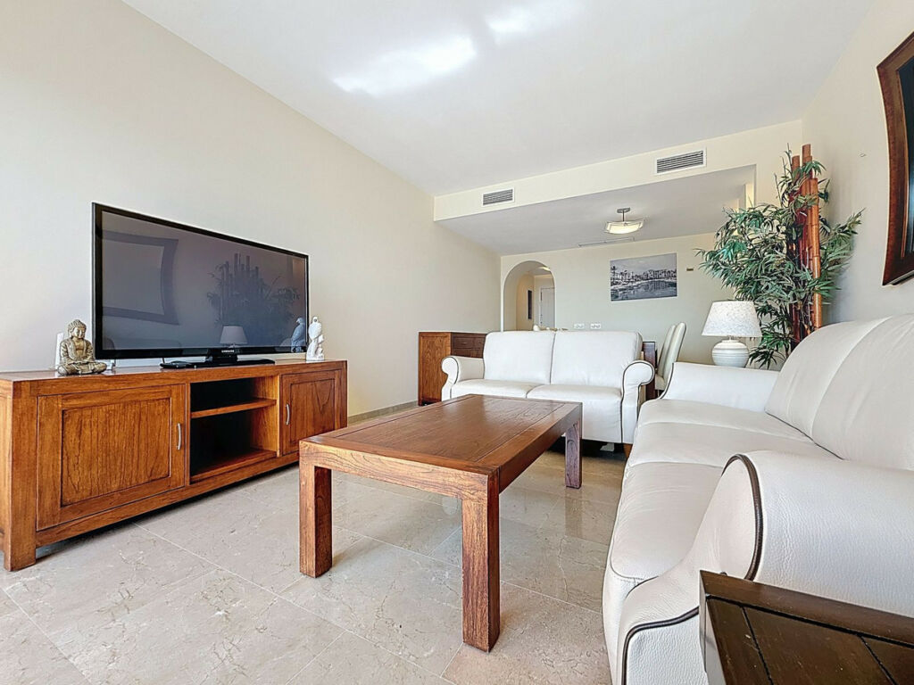 Middle Floor Apartment Manilva Málaga - image 5