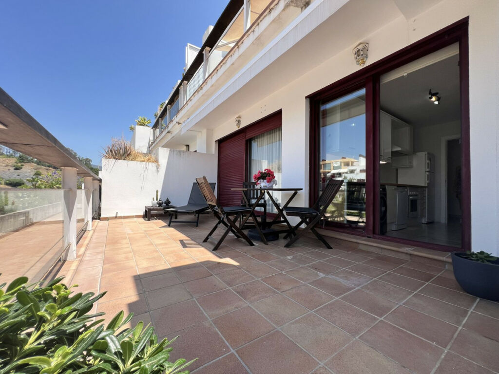 Middle Floor Apartment Benahavís Málaga - image 5