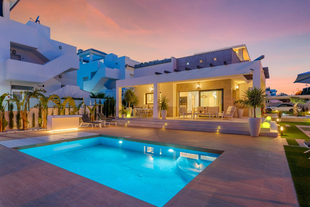 Detached Villa Ciudad Quesada Alicante - image 5