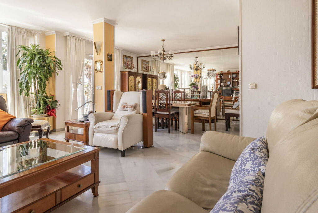 Middle Floor Apartment Málaga Este Málaga - image 5