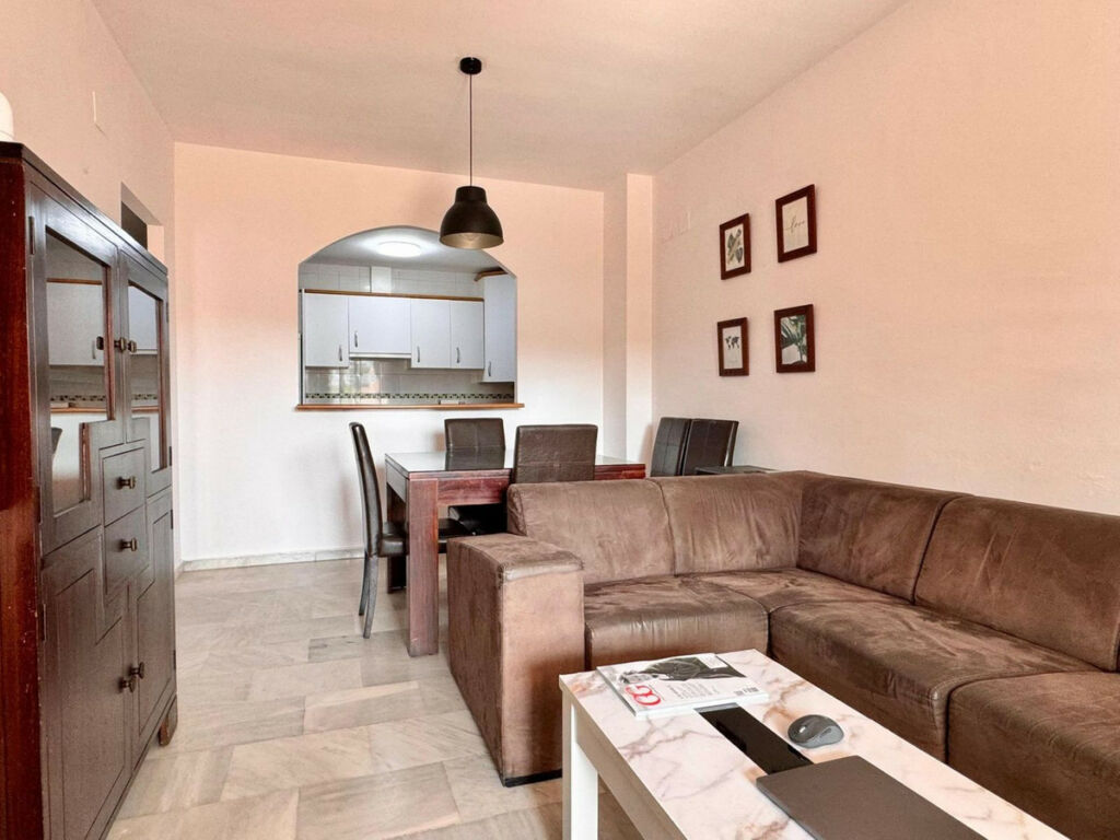 Middle Floor Apartment Riviera del Sol Málaga - image 5