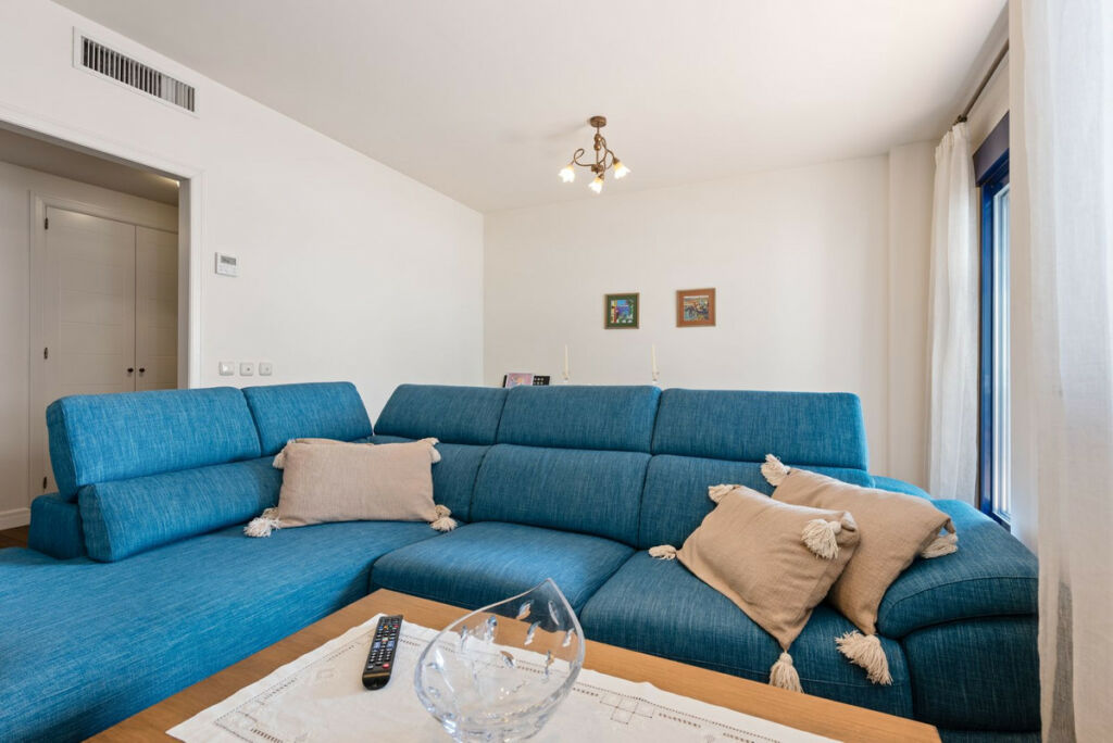 Middle Floor Apartment Estepona Málaga - image 7
