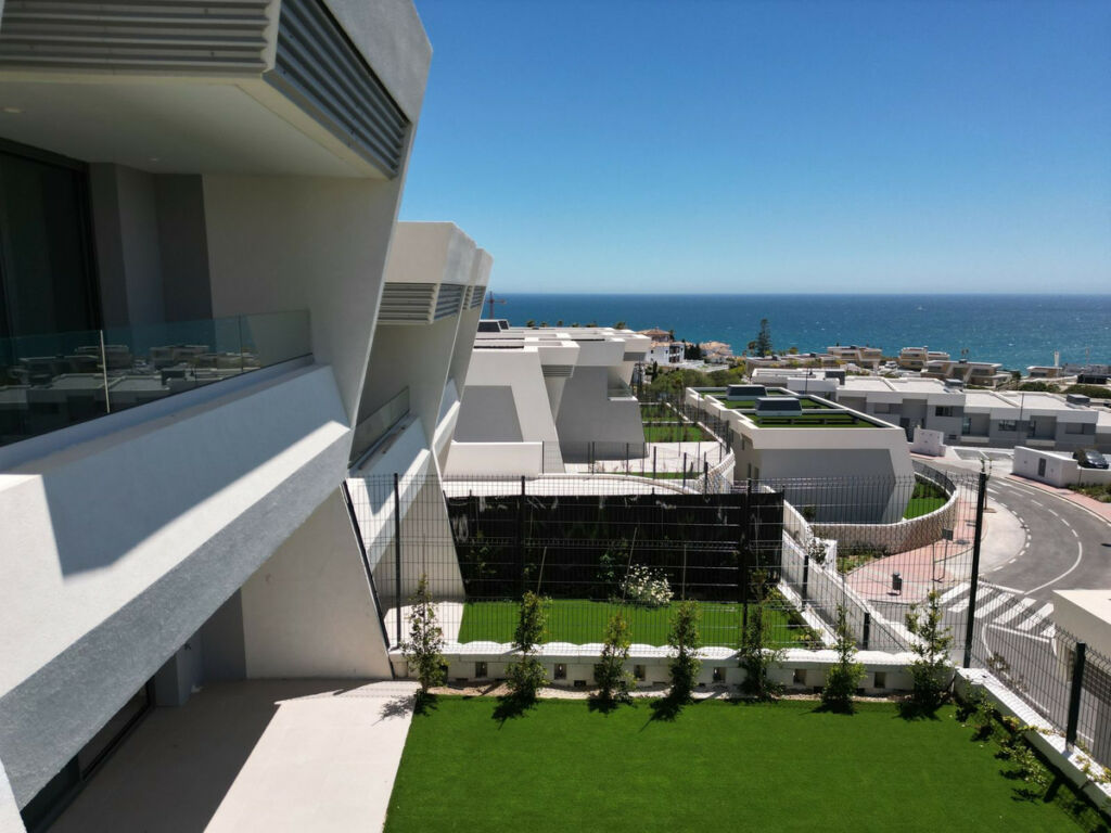 Semi-Detached House El Chaparral Málaga - image 5