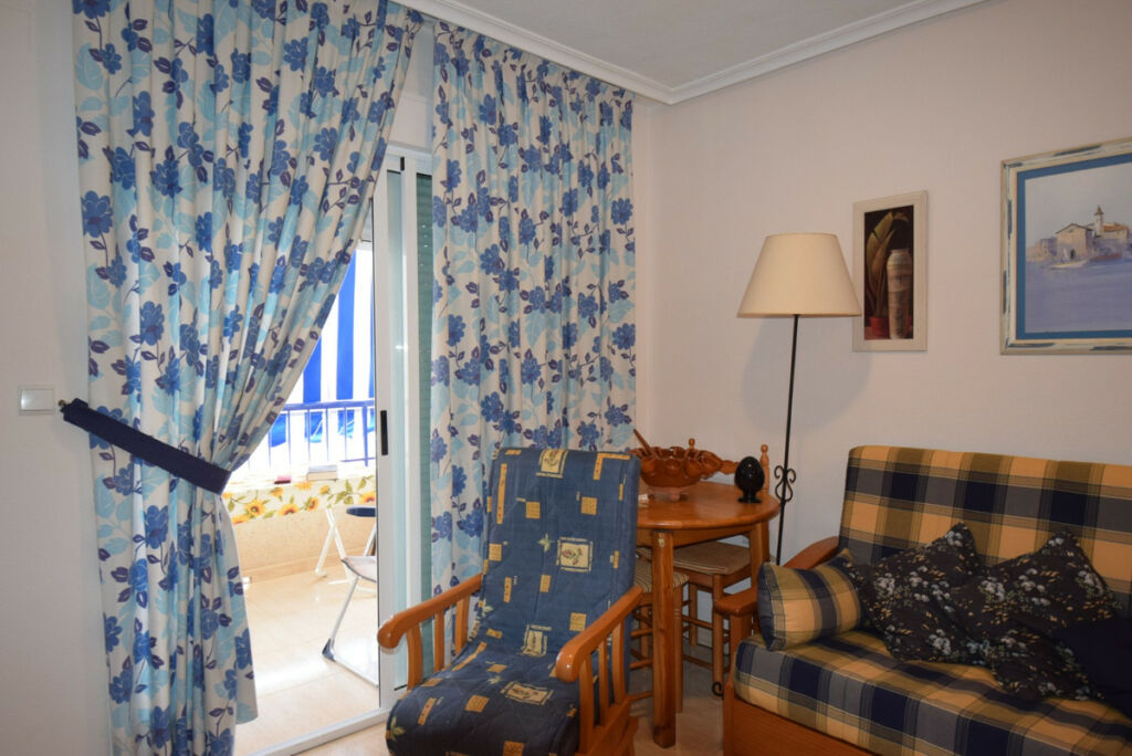 Middle Floor Apartment Guardamar del Segura Alicante - image 5