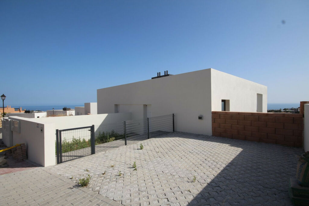 Semi-Detached House Riviera del Sol Málaga - image 5