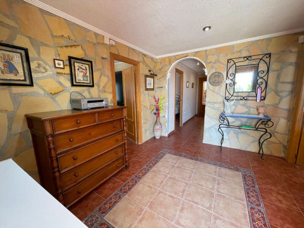 Detached Villa Crevillent Alicante - image 5