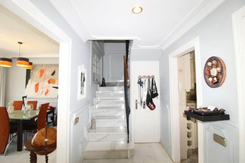 Townhouse Nueva Andalucía Málaga - image 9