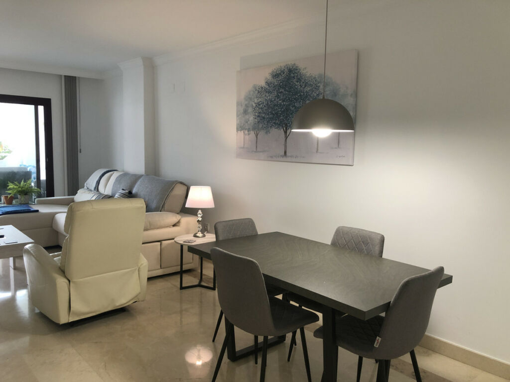 Middle Floor Apartment San Pedro de Alcántara Málaga - image 5