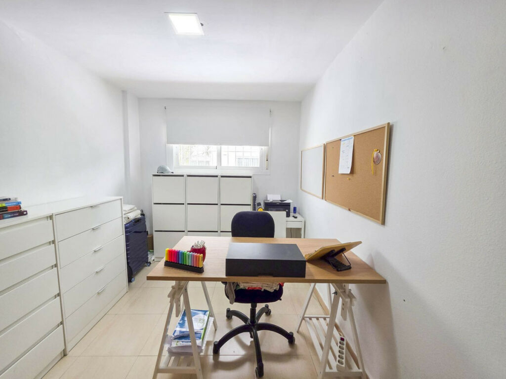 Middle Floor Apartment San Luis de Sabinillas Málaga - image 5