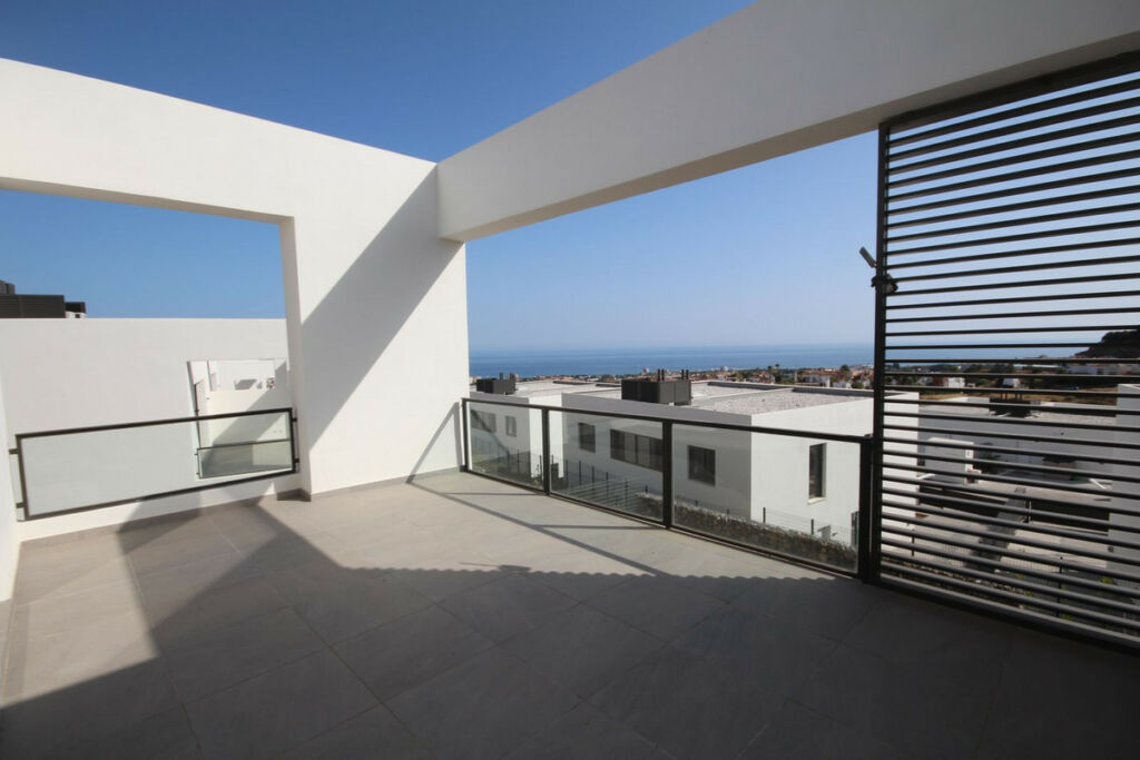 Semi-Detached House Riviera del Sol Málaga - image 5