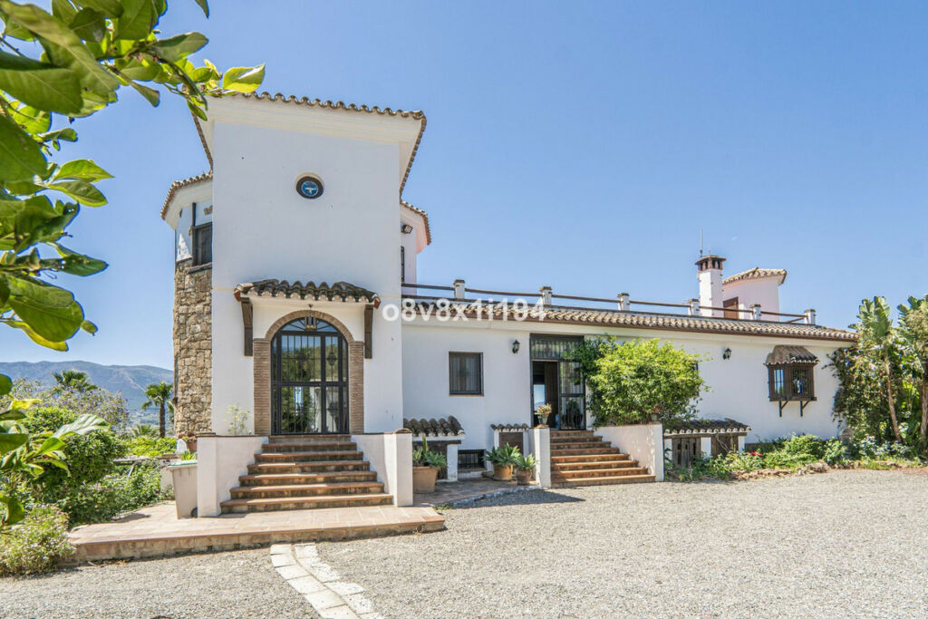 Detached Villa Cártama Málaga - image 5