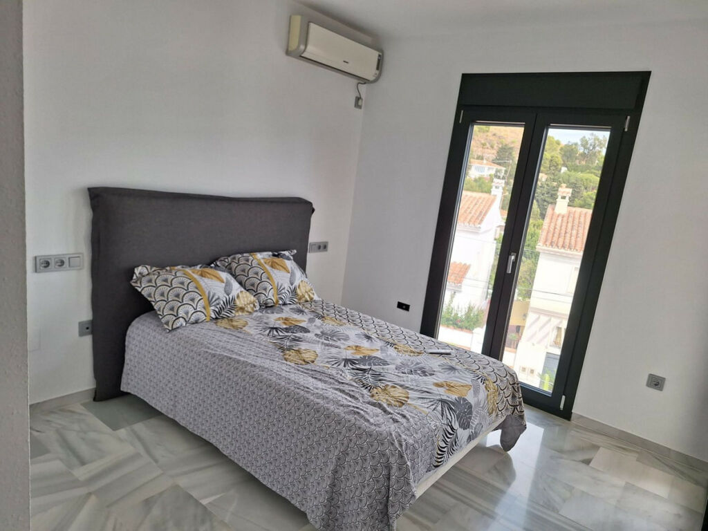 Townhouse La Capellania Málaga - image 5
