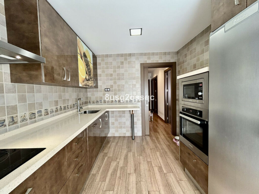 Top Floor Apartment Istán Málaga - image 3