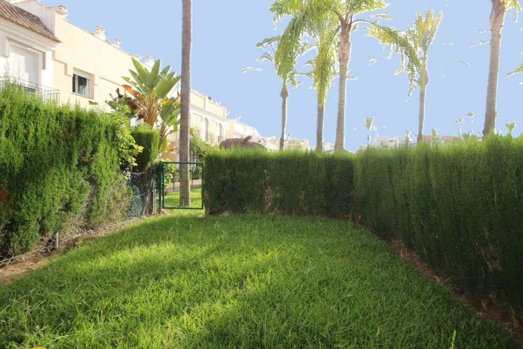 Townhouse Bahía de Marbella Málaga - image 5