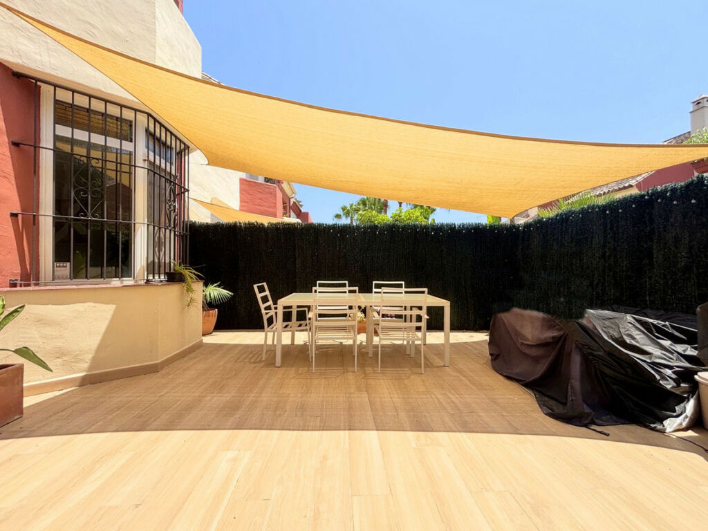 Townhouse Estepona Málaga - image 5