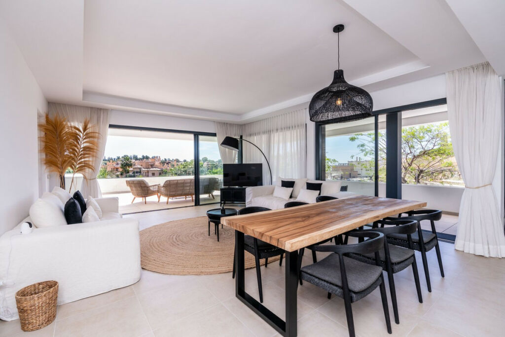 Middle Floor Apartment Estepona Málaga - image 5