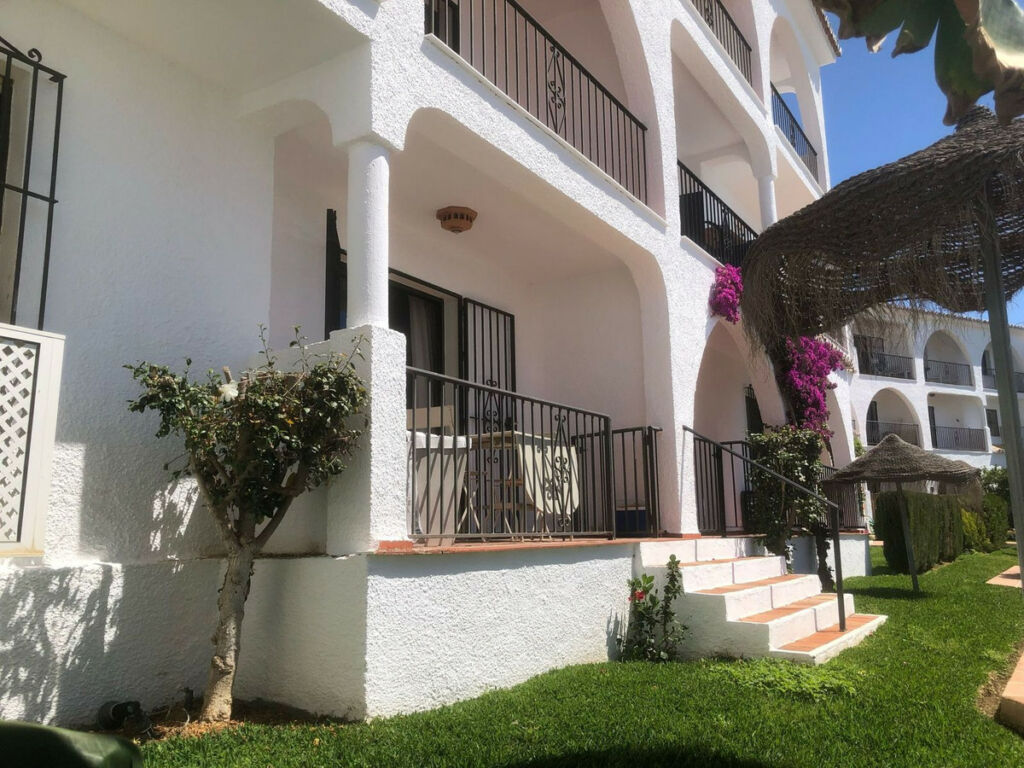 Ground Floor Apartment El Chaparral Málaga - image 2