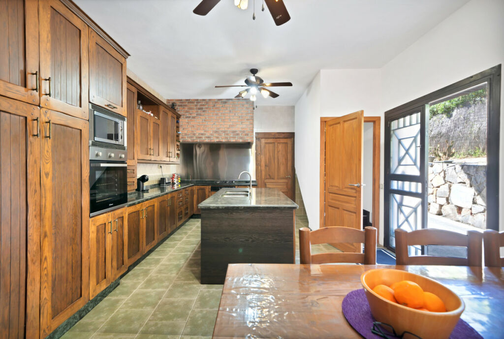Detached Villa Marbella Málaga - image 5