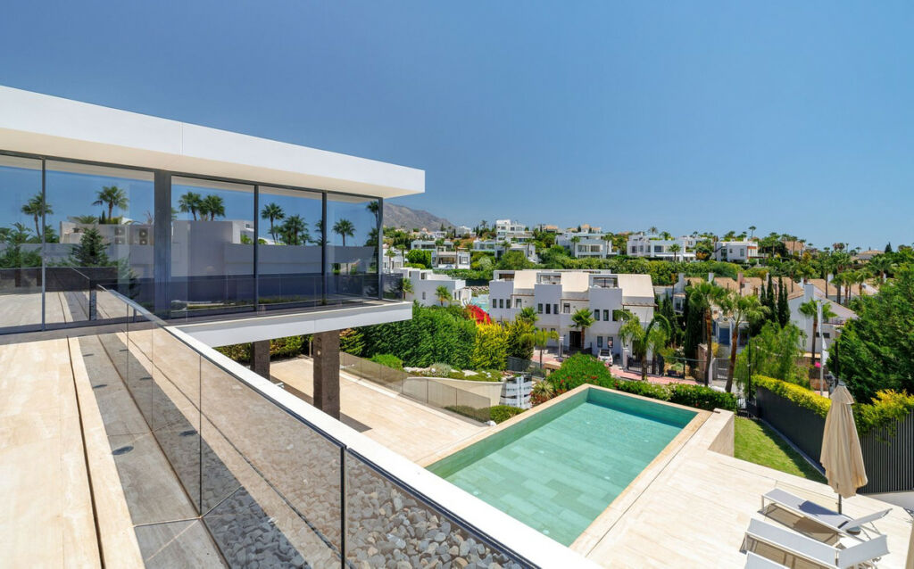 Detached Villa Nueva Andalucía Málaga - image 45