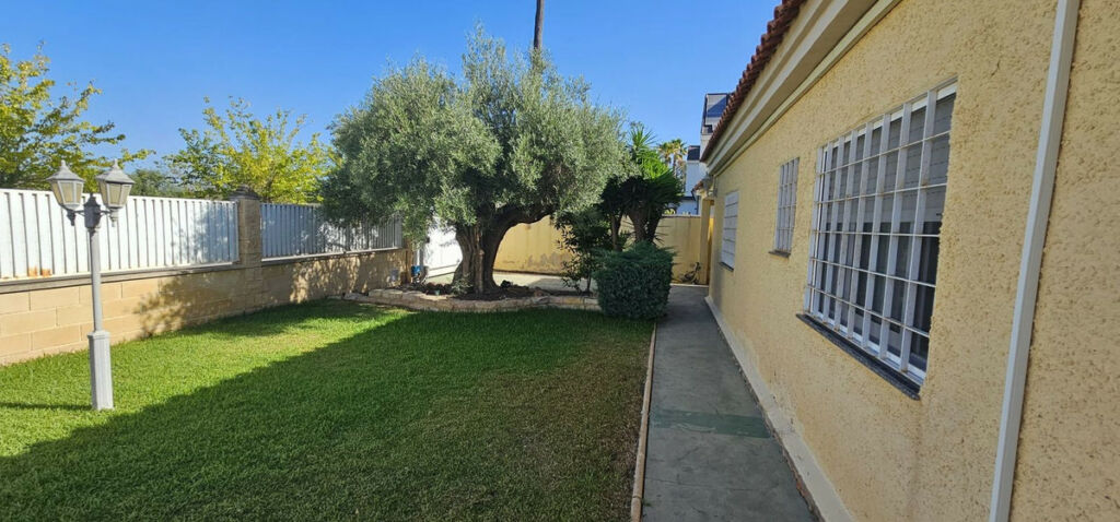Detached Villa Campoamor Alicante - image 50