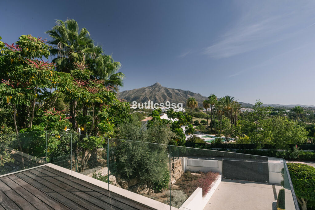 Detached Villa Nueva Andalucía Málaga - image 51