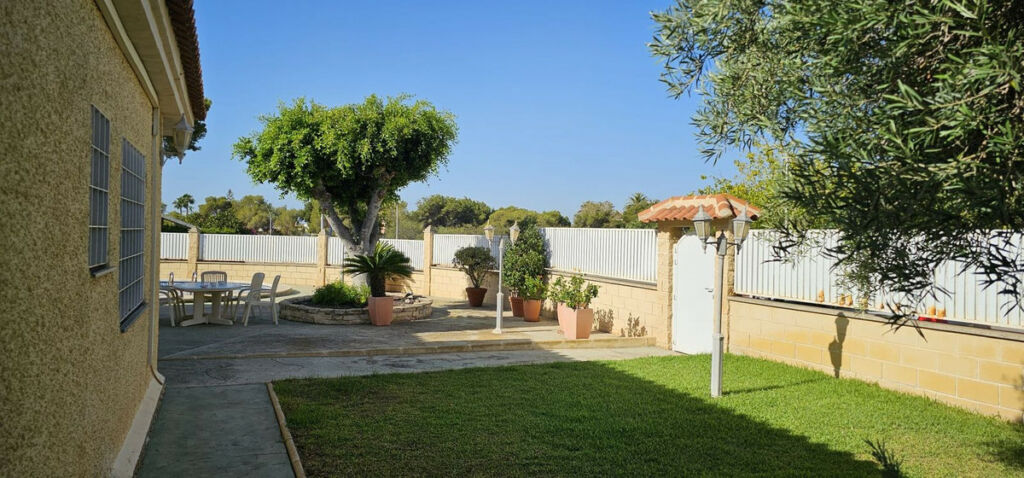 Detached Villa Campoamor Alicante - image 52
