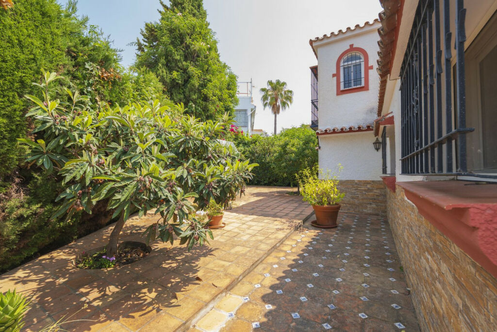 Detached Villa Marbella Málaga - image 52