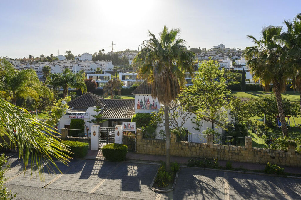Detached Villa Estepona Málaga - image 51