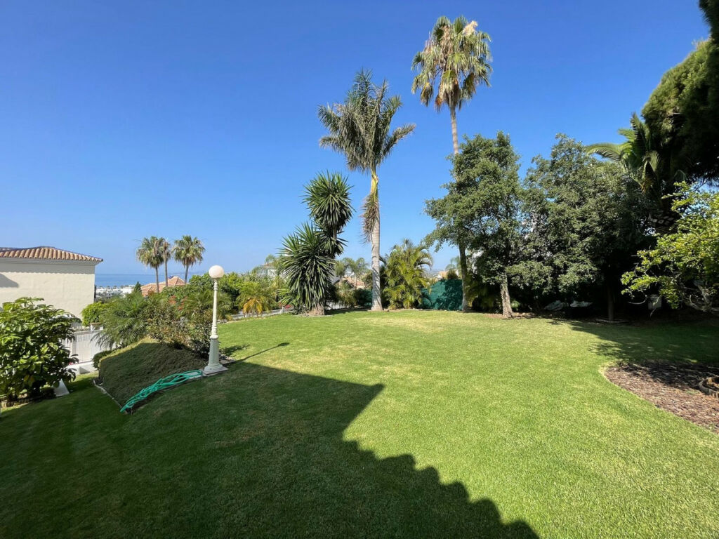 Detached Villa Estepona Málaga - image 53