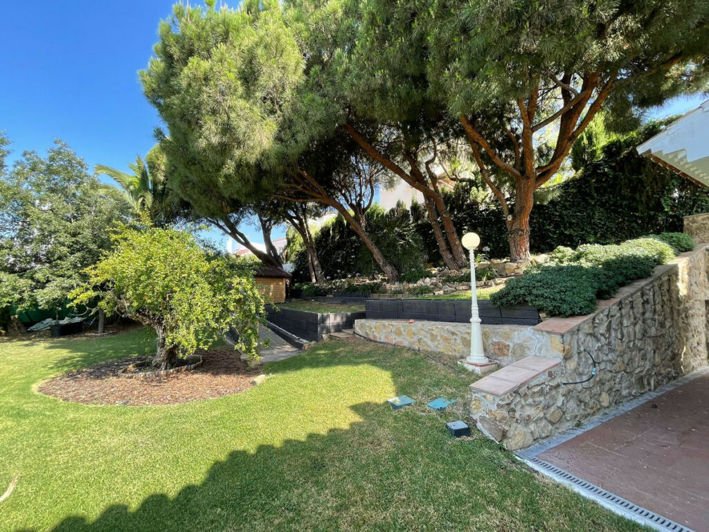 Detached Villa Estepona Málaga - image 54