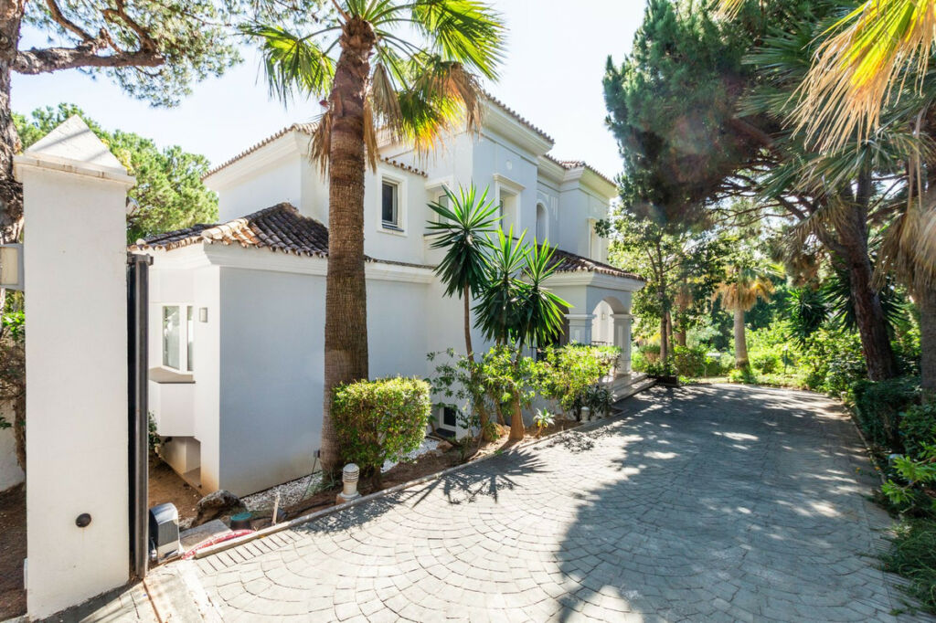 Detached Villa Hacienda Las Chapas Málaga - image 57