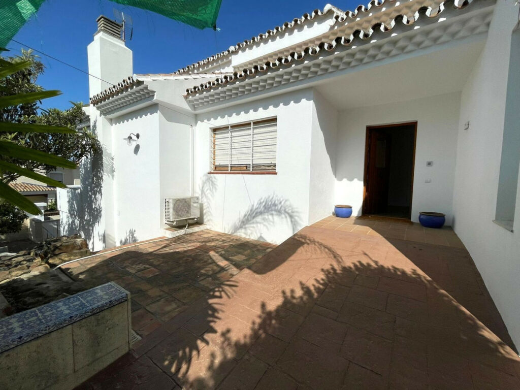 Detached Villa Estepona Málaga - image 57
