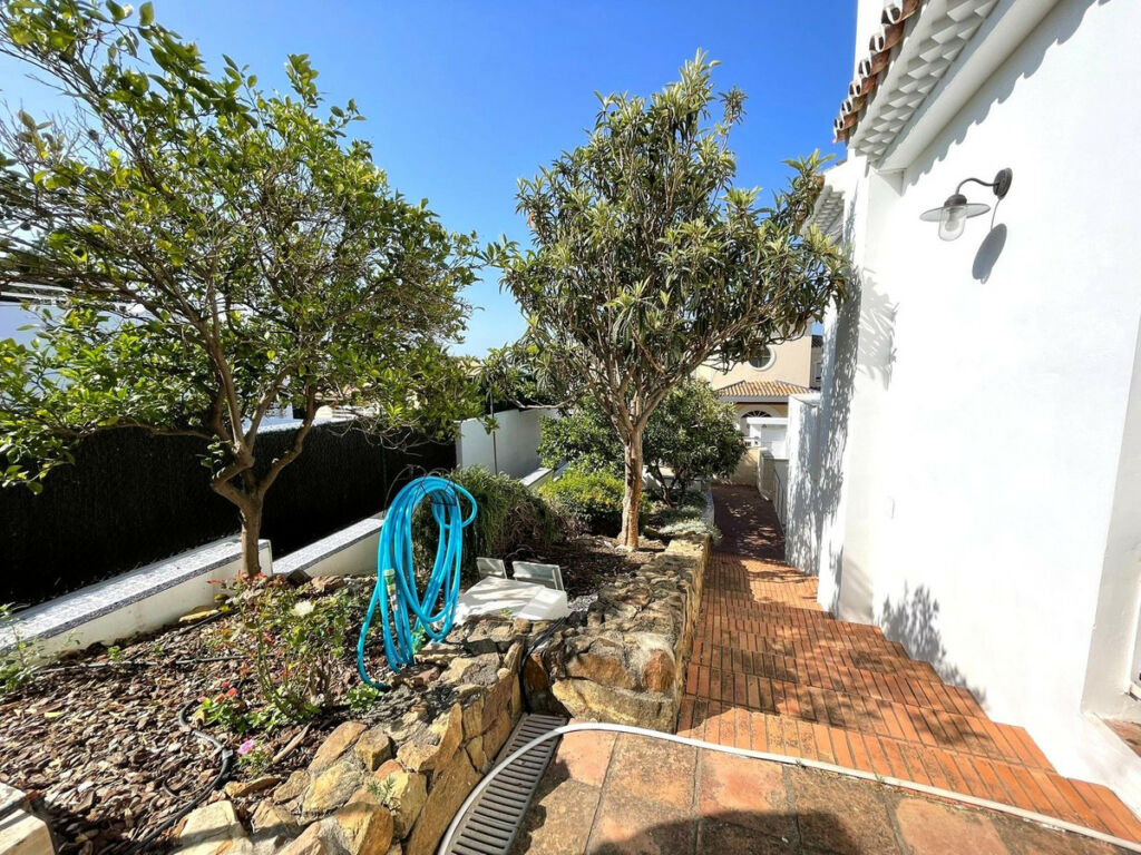 Detached Villa Estepona Málaga - image 59