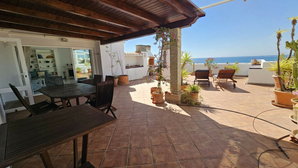 Top Floor Apartment Estepona Málaga - image 6
