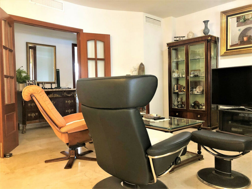 Middle Floor Apartment Fuengirola Málaga - image 6