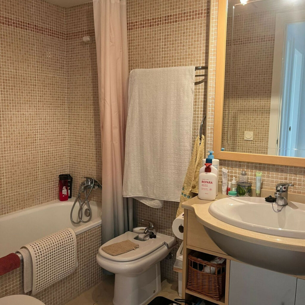 Middle Floor Apartment Estepona Málaga - image 6