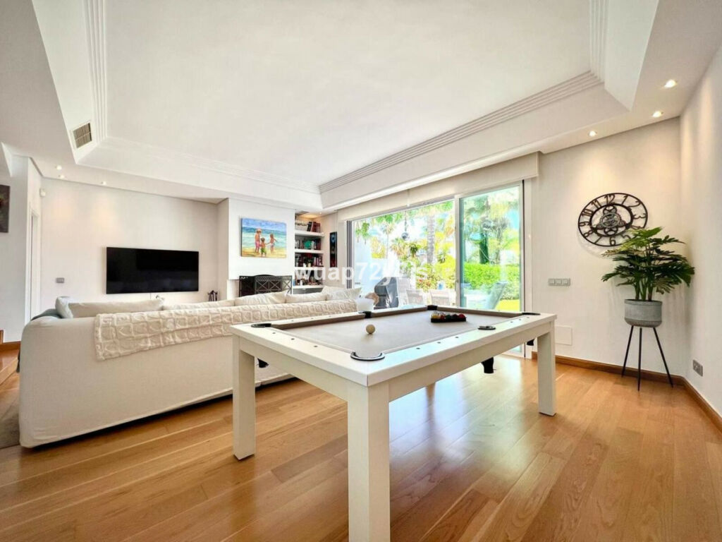 Townhouse Estepona Málaga - image 6
