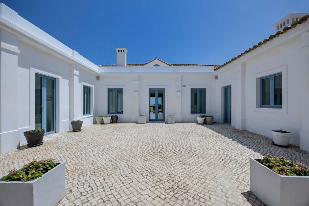 Detached Villa Benahavís Málaga - image 6