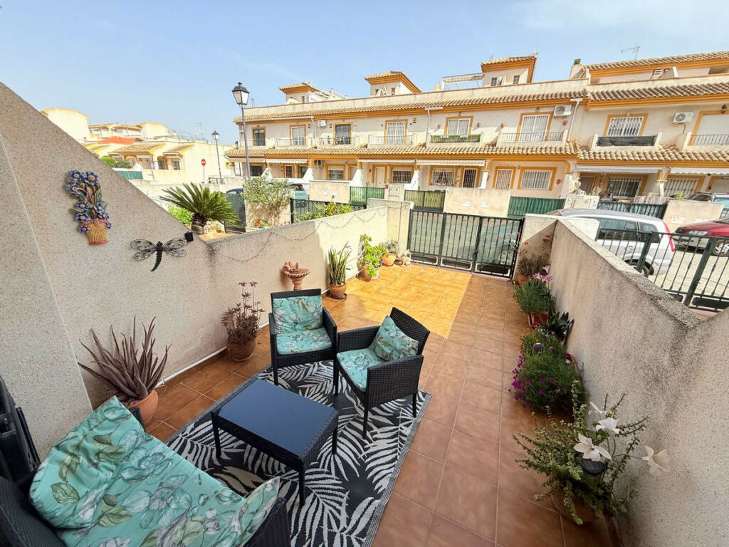 Townhouse Daya Nueva Alicante - image 6