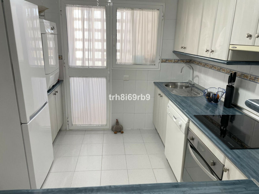 Top Floor Apartment Benavista Málaga - image 6